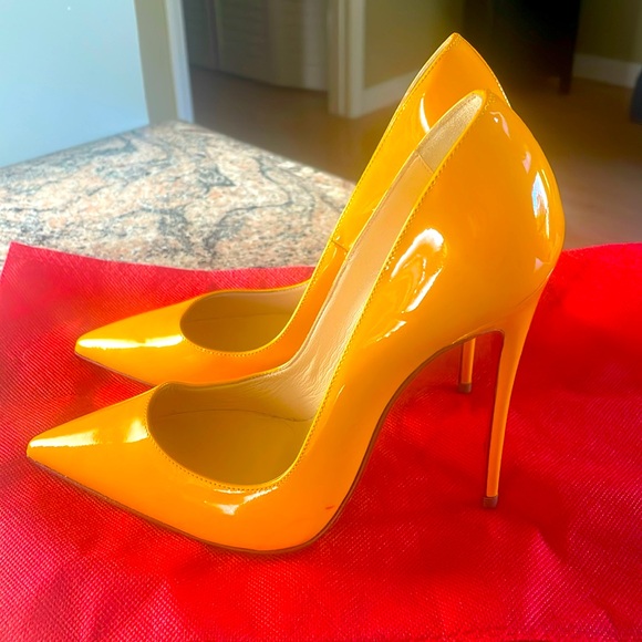 Christian Louboutin 120 mm So Kate Pointed- Toe Pumps - Picture 2 of 12